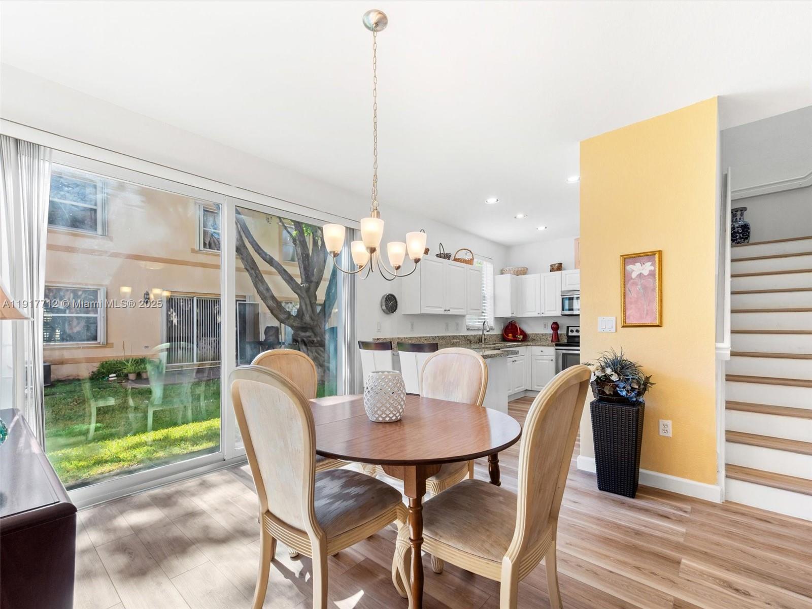 733 NW 170th Ter Pembroke Pines, FL 33028