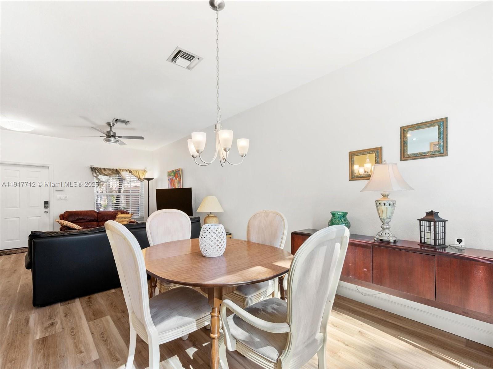 733 NW 170th Ter Pembroke Pines, FL 33028