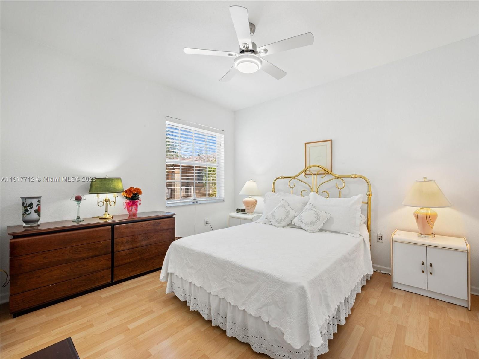 733 NW 170th Ter Pembroke Pines, FL 33028