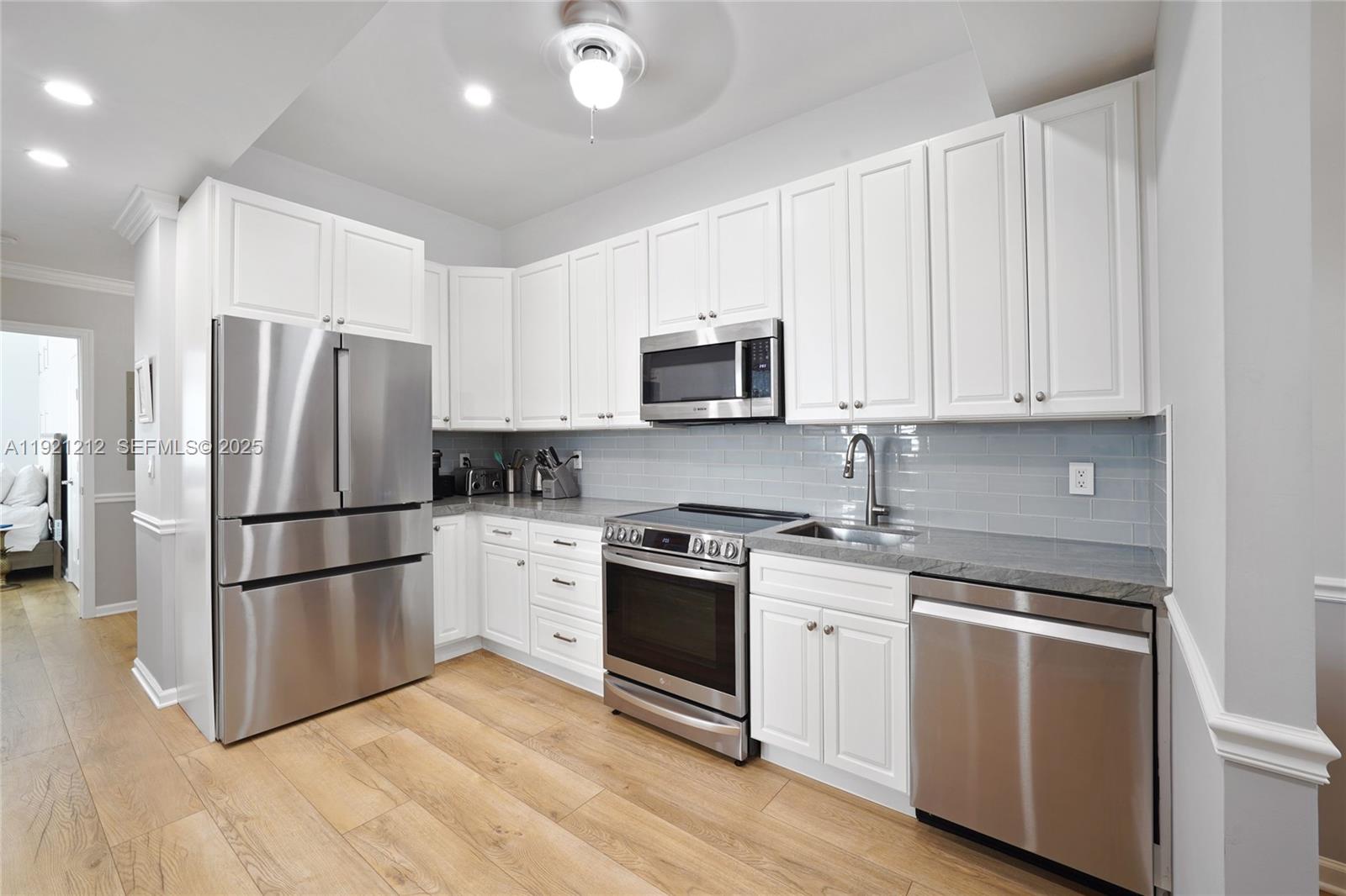 2870 Pine Tree Dr #3 Miami Beach, FL 33140