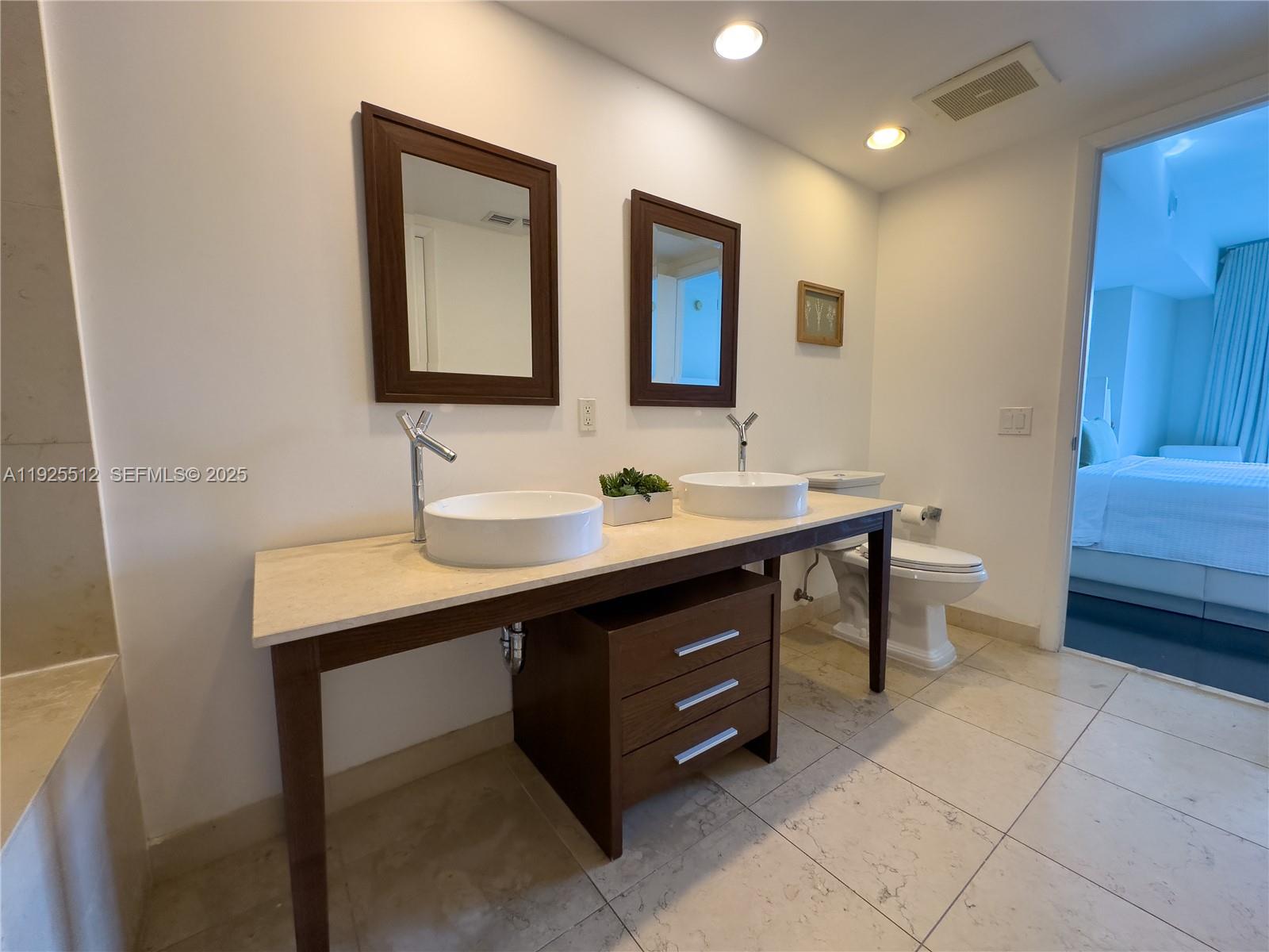 485 Brickell Ave #3307 Miami, FL 33131