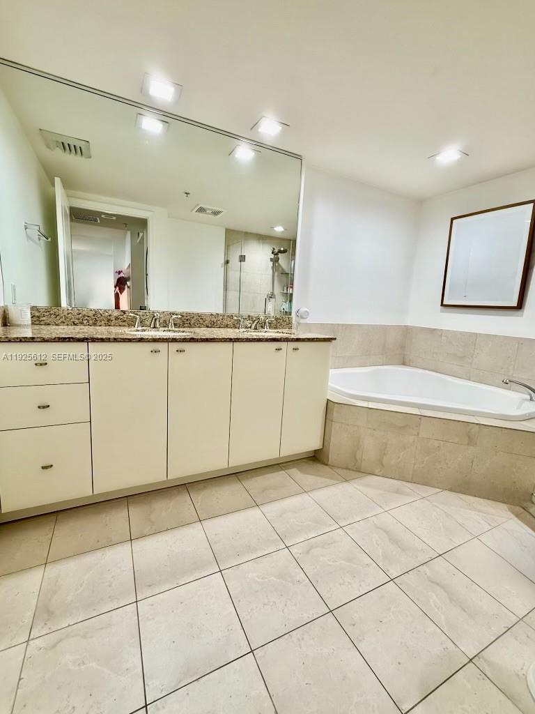 610 W Las Olas Blvd #1220N Fort Lauderdale, FL 33312