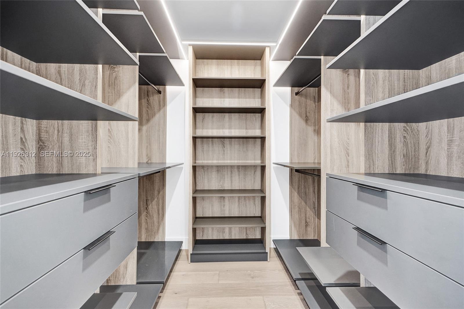 200 Sunrise Dr #200A Key Biscayne, FL 33149