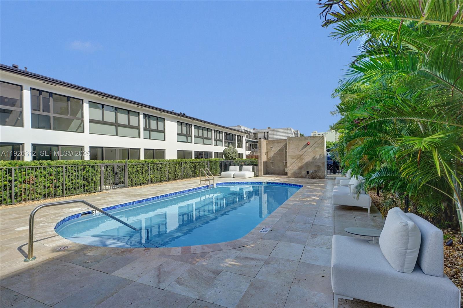 200 Sunrise Dr #200A Key Biscayne, FL 33149