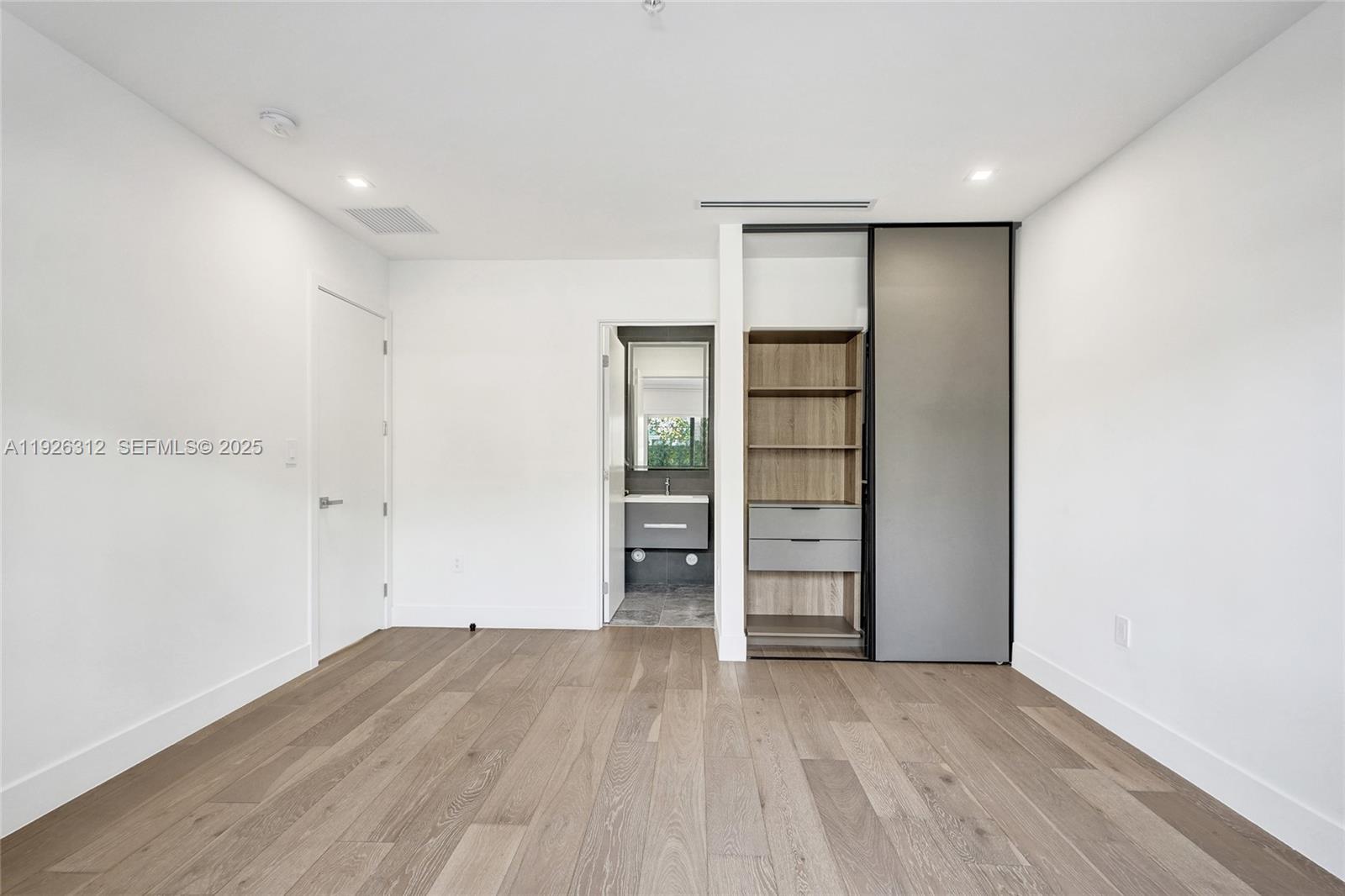 200 Sunrise Dr #200A Key Biscayne, FL 33149