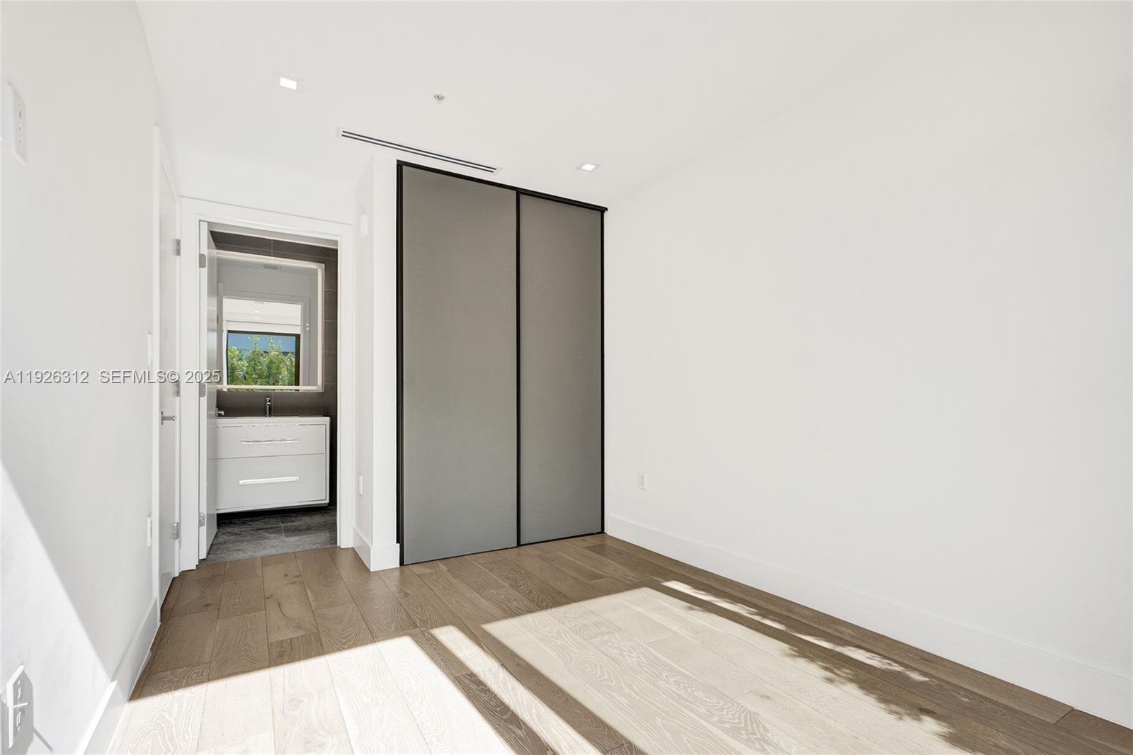 200 Sunrise Dr #200A Key Biscayne, FL 33149