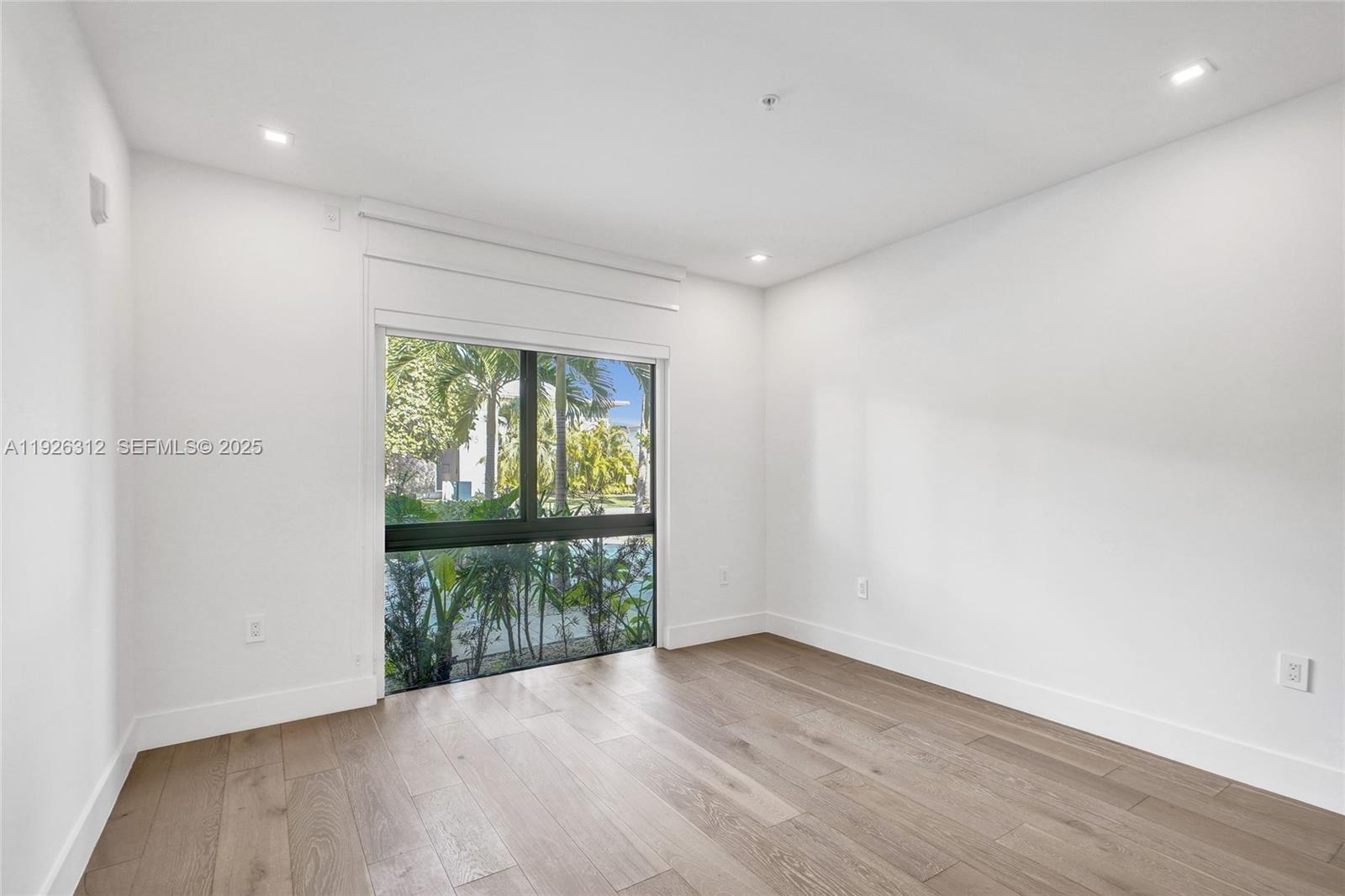 200 Sunrise Dr #200A Key Biscayne, FL 33149