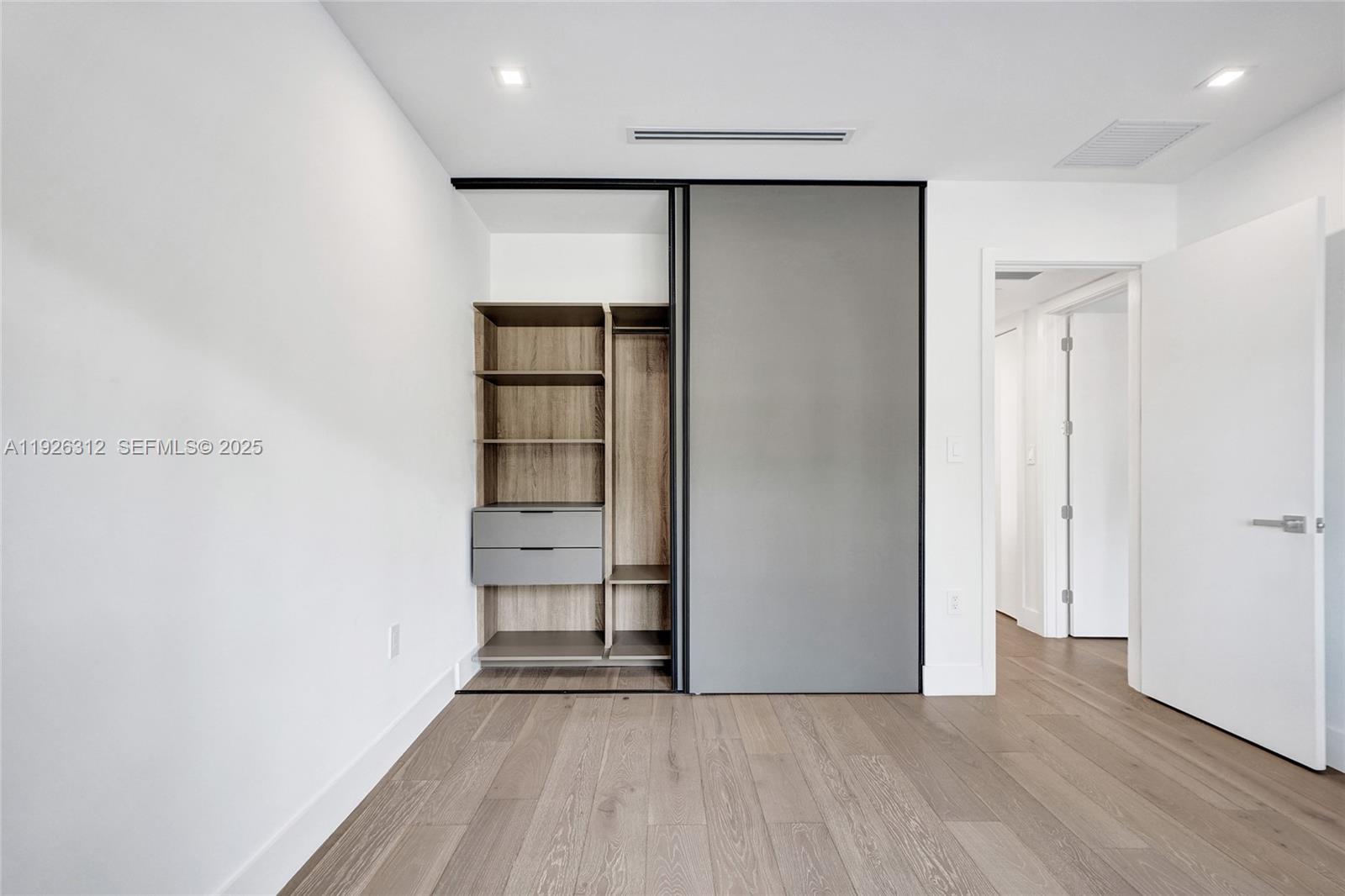 200 Sunrise Dr #200A Key Biscayne, FL 33149