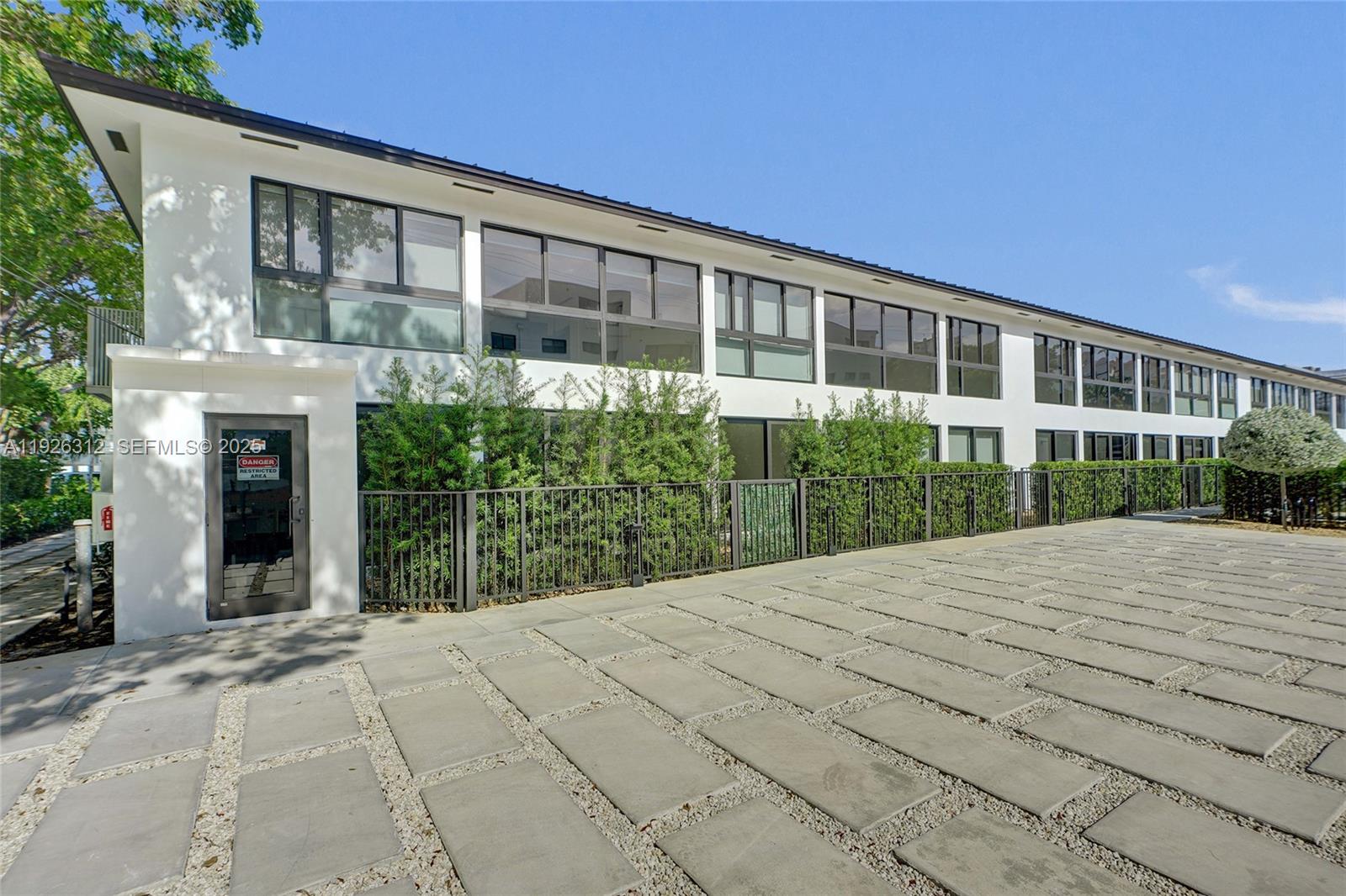 200 Sunrise Dr #200A Key Biscayne, FL 33149