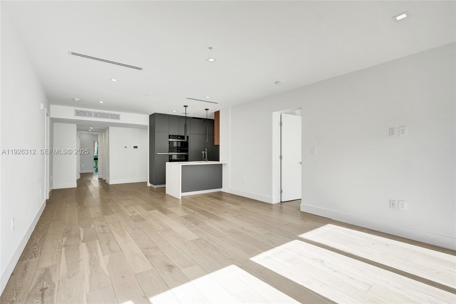 200 Sunrise Dr #200A Key Biscayne, FL 33149