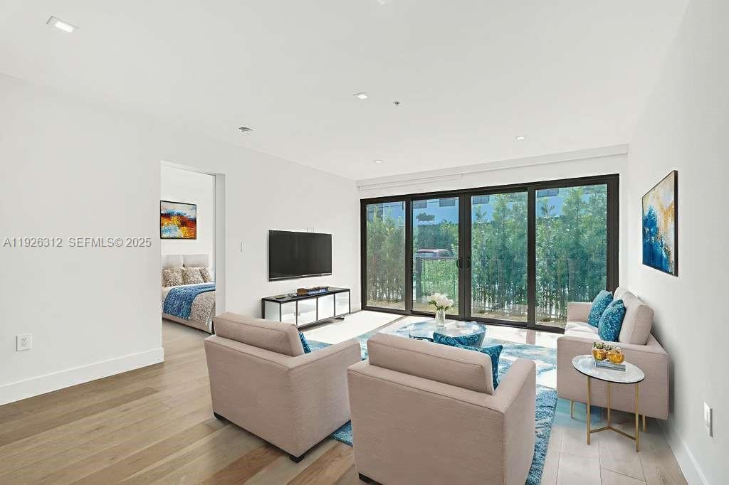 200 Sunrise Dr #200A Key Biscayne, FL 33149