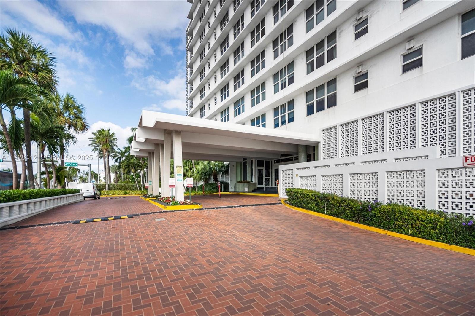 4747 Collins Ave #207 Miami Beach, FL 33140