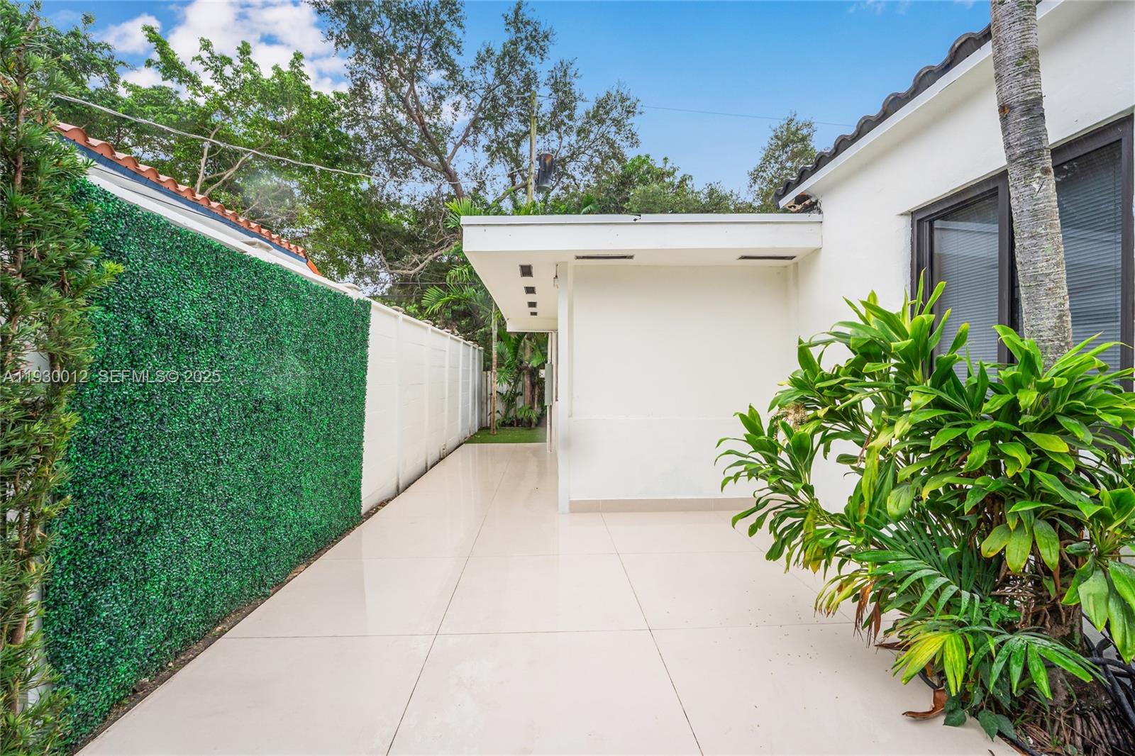 1344 SW 18th St Miami, FL 33145