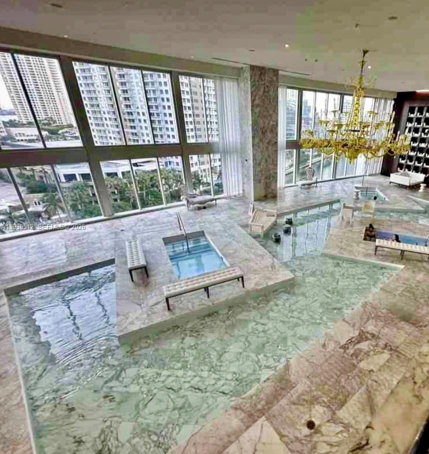 image Icon Brickell I15
