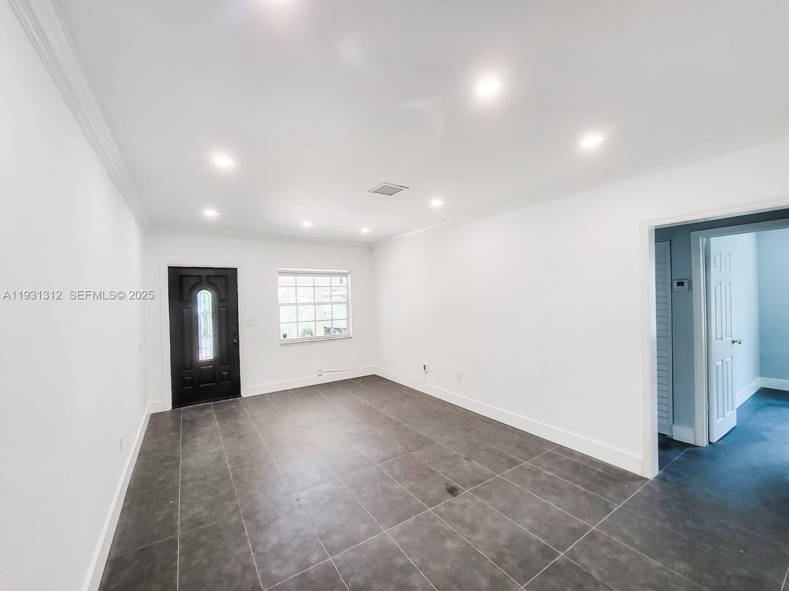 3689 SW 1st Ave Miami, FL 33145