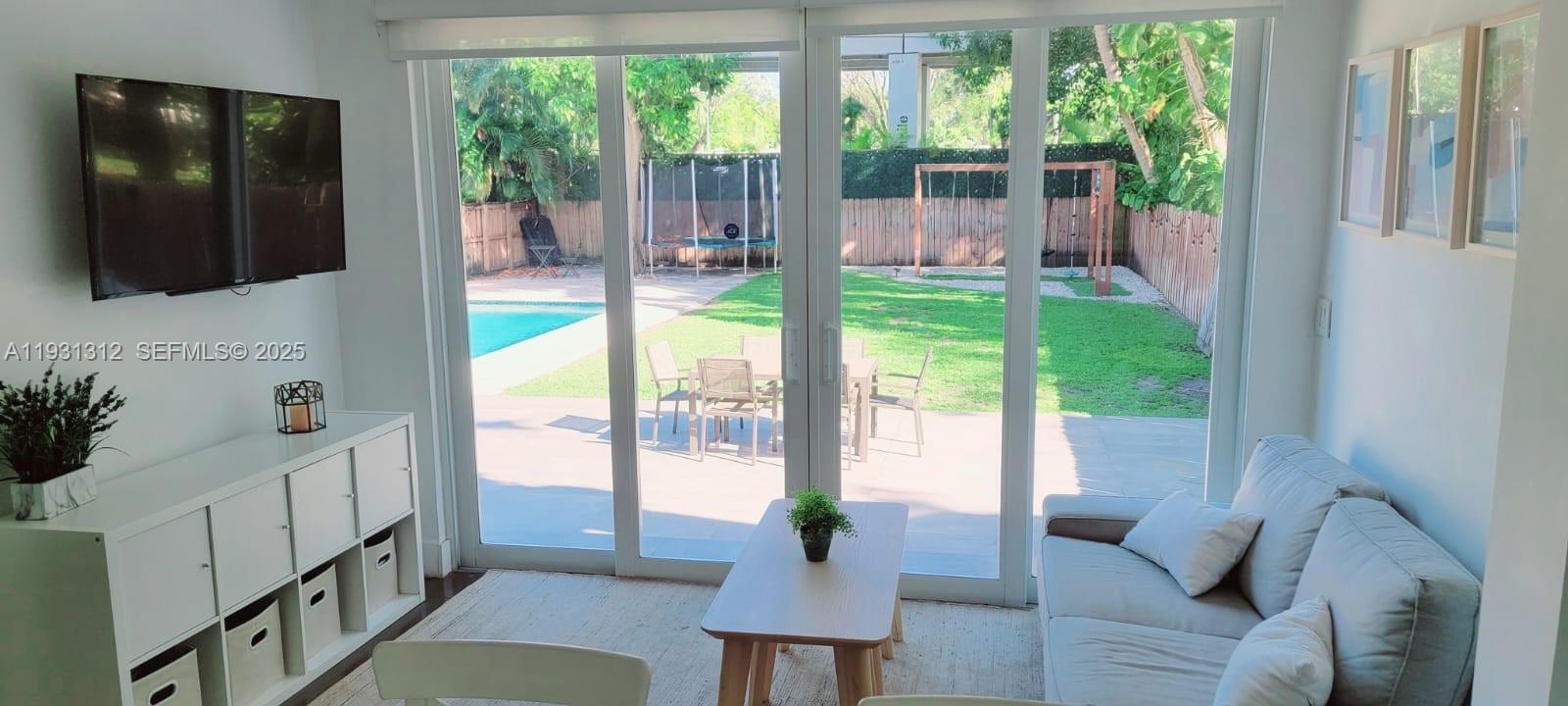 3689 SW 1st Ave Miami, FL 33145