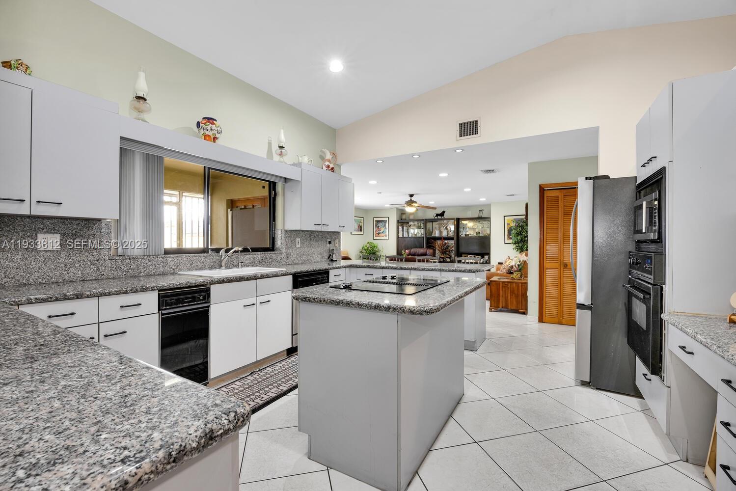 165 W 50th St Hialeah, FL 33012