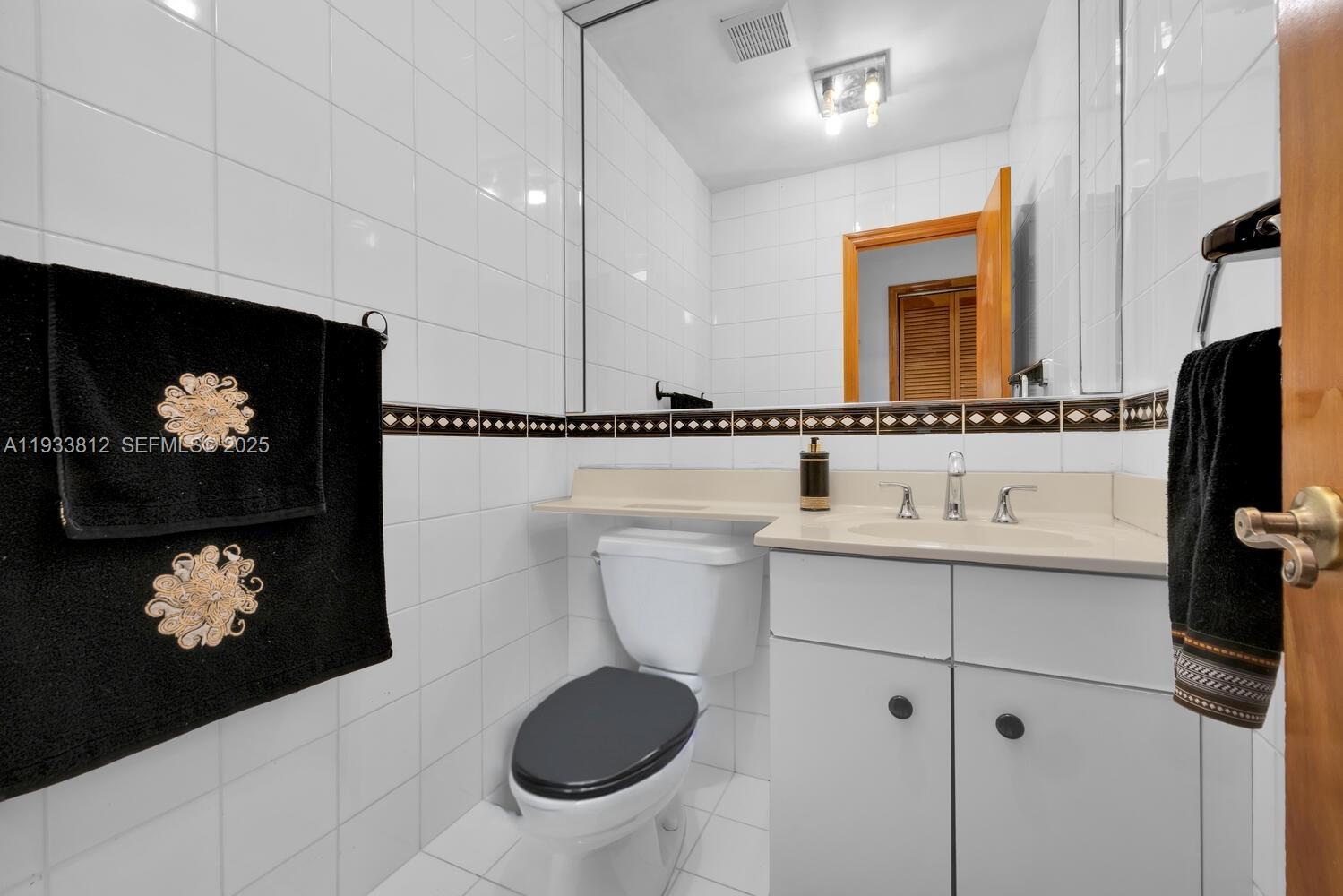 165 W 50th St Hialeah, FL 33012