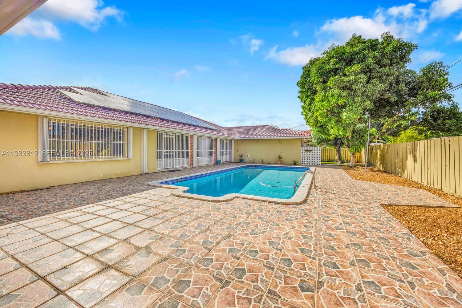 165 W 50th St Hialeah, FL 33012