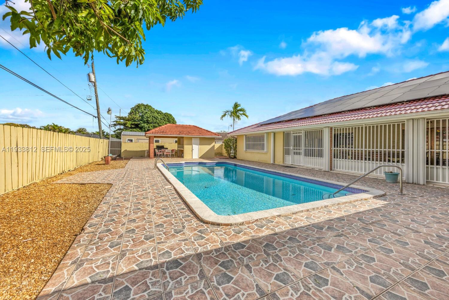 165 W 50th St Hialeah, FL 33012