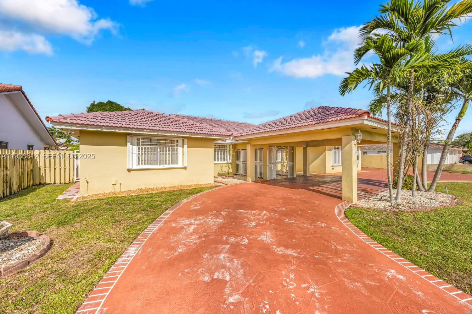 165 W 50th St Hialeah, FL 33012