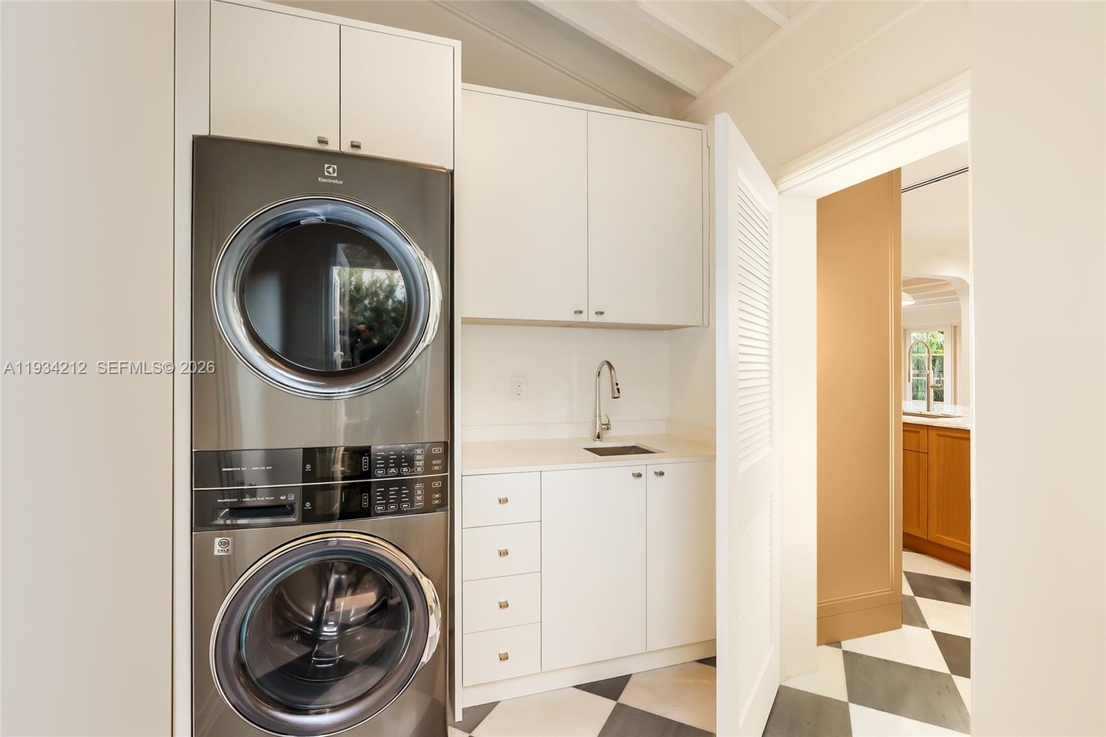 720 Madeira Ave Coral Gables, FL 33134