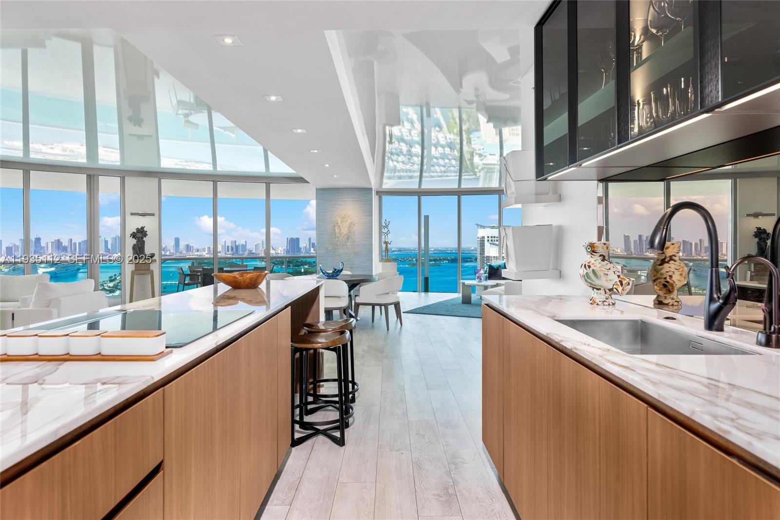 1000 S Pointe Dr #3501 Miami Beach, FL 33139