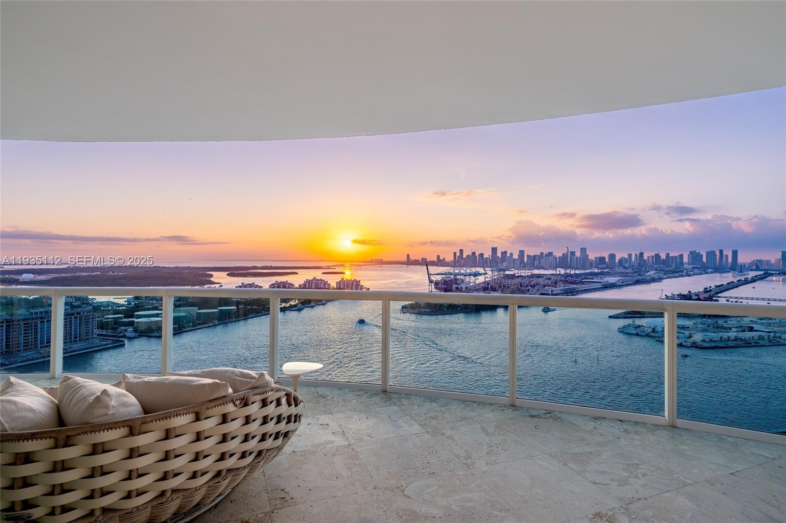 1000 S Pointe Dr #3501 Miami Beach, FL 33139