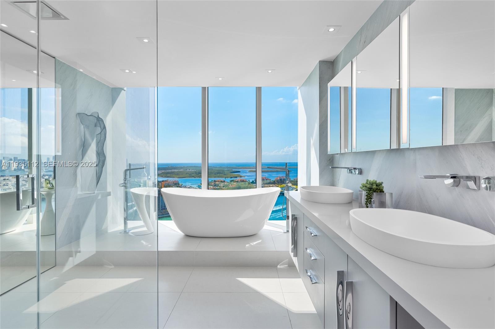 1000 S Pointe Dr #3501 Miami Beach, FL 33139