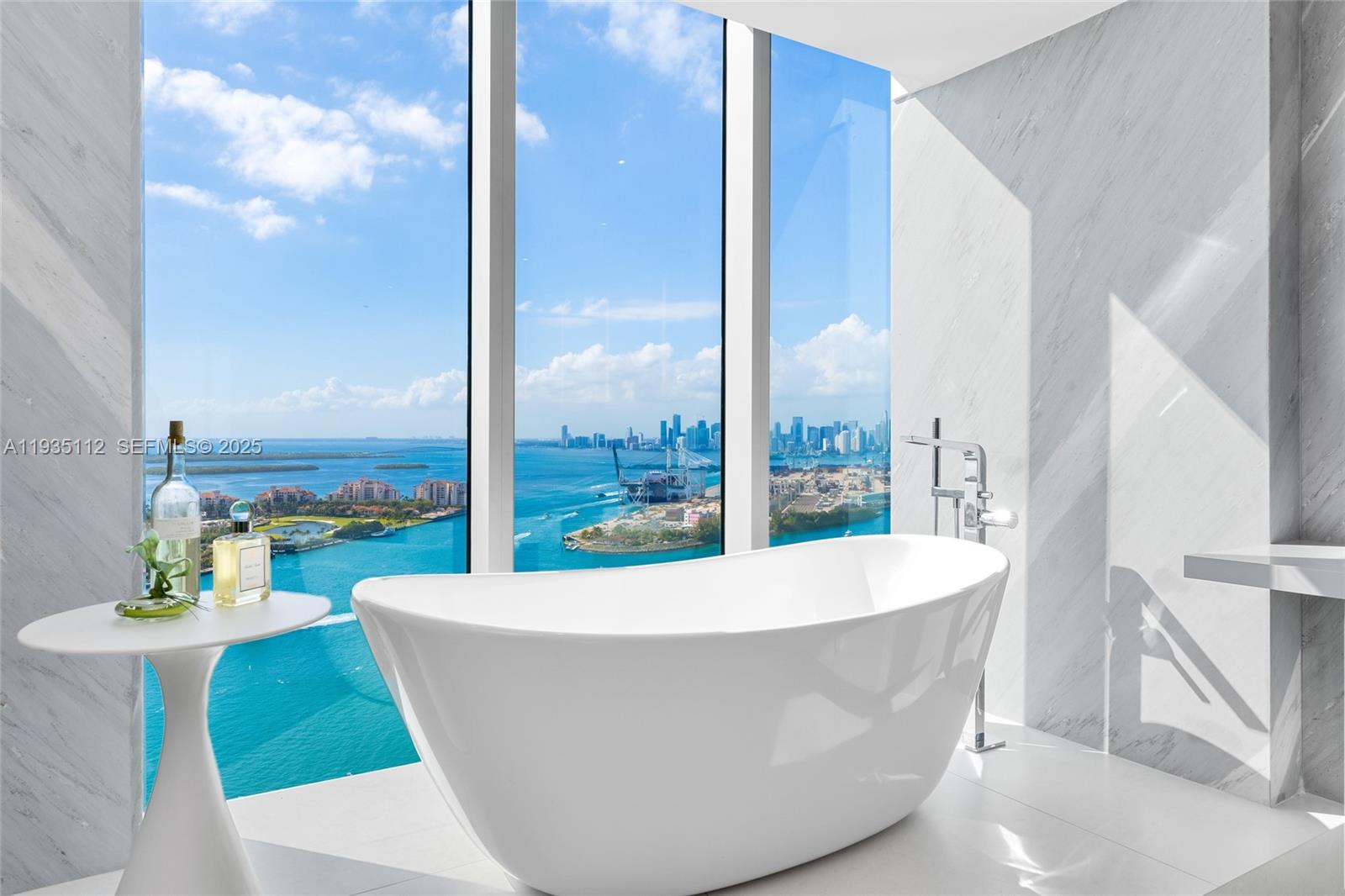 1000 S Pointe Dr #3501 Miami Beach, FL 33139