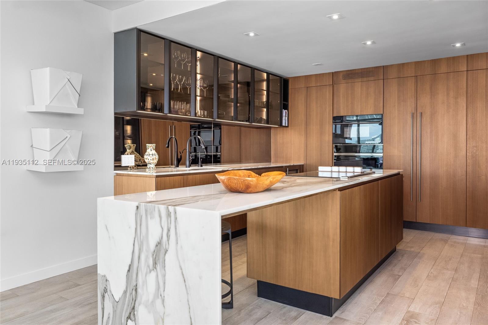 1000 S Pointe Dr #3501 Miami Beach, FL 33139