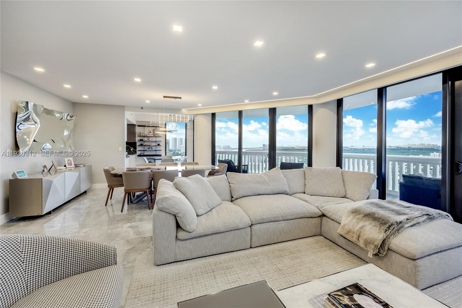 2000 Island Blvd #2507