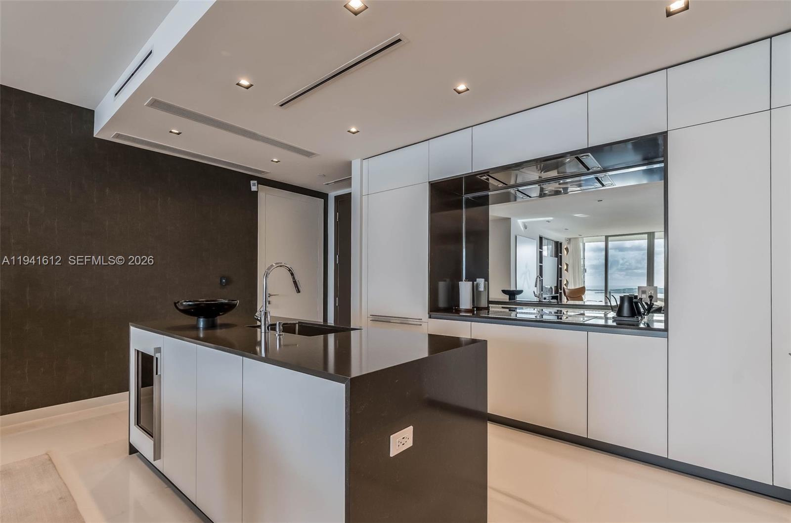 image Aston Martin Residences9