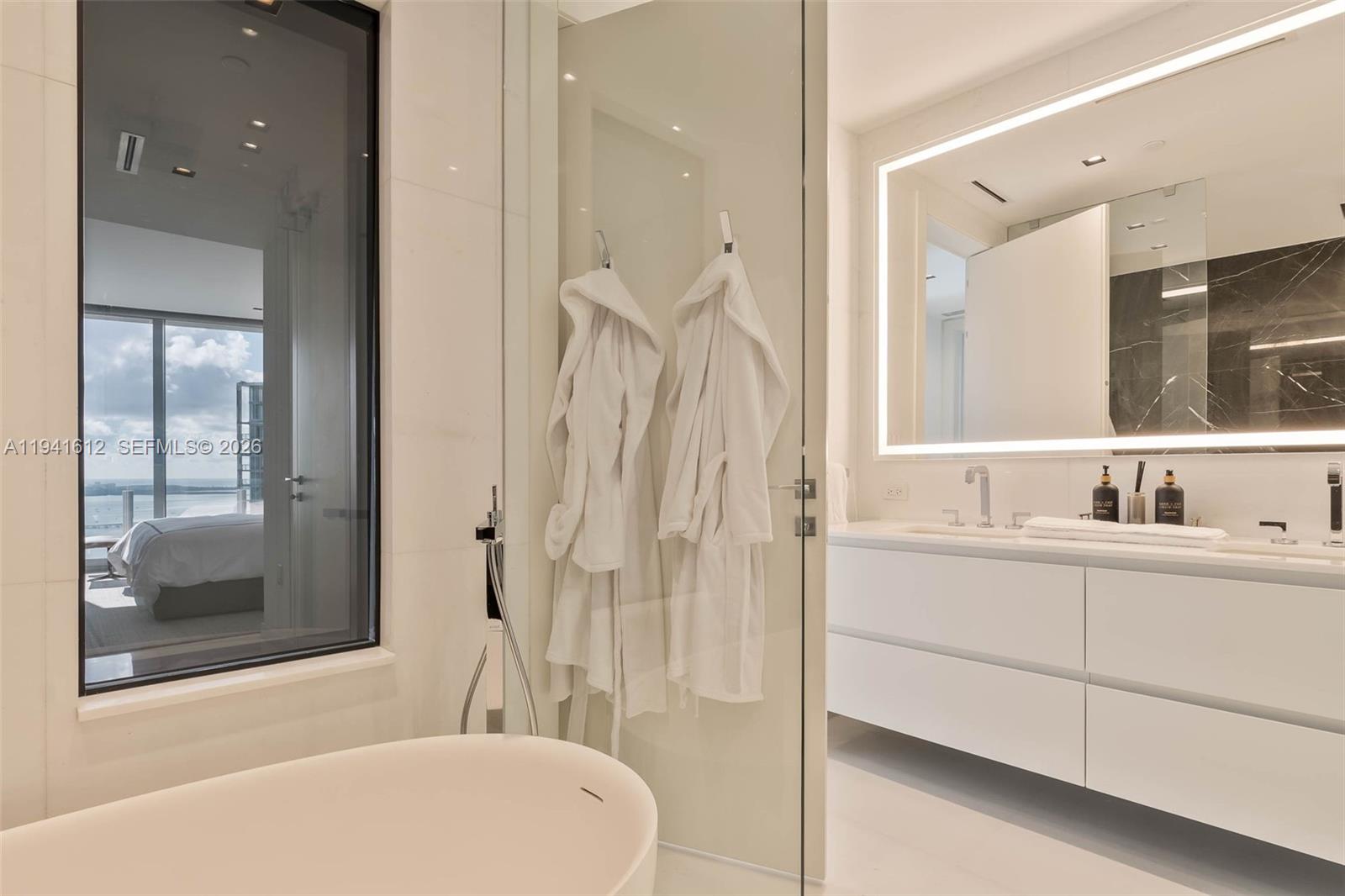 image Aston Martin Residences27