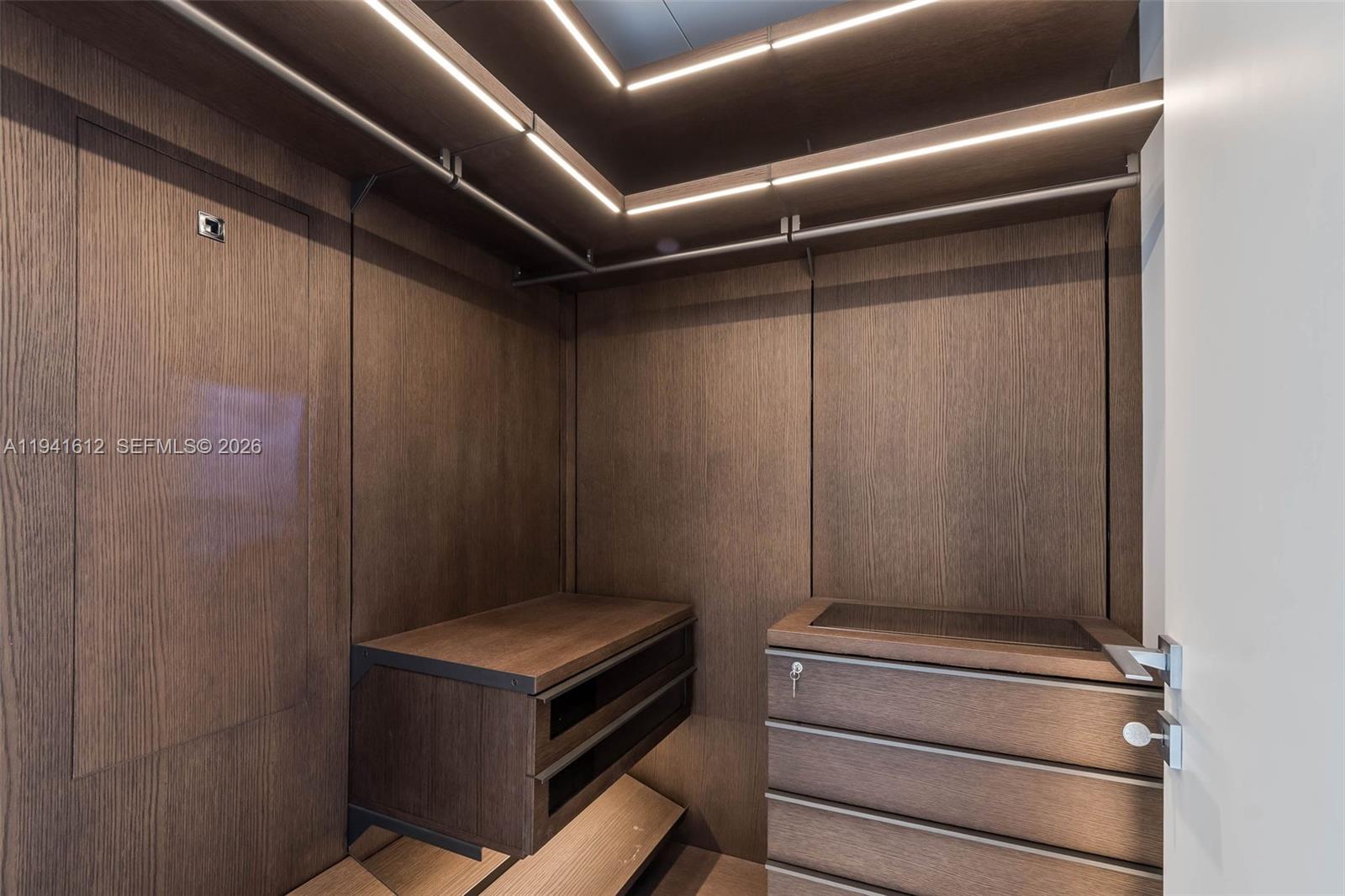 image Aston Martin Residences28