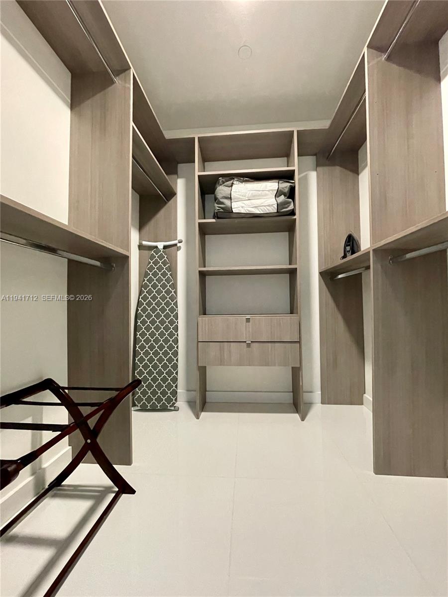 image Paramount Worldcenter10