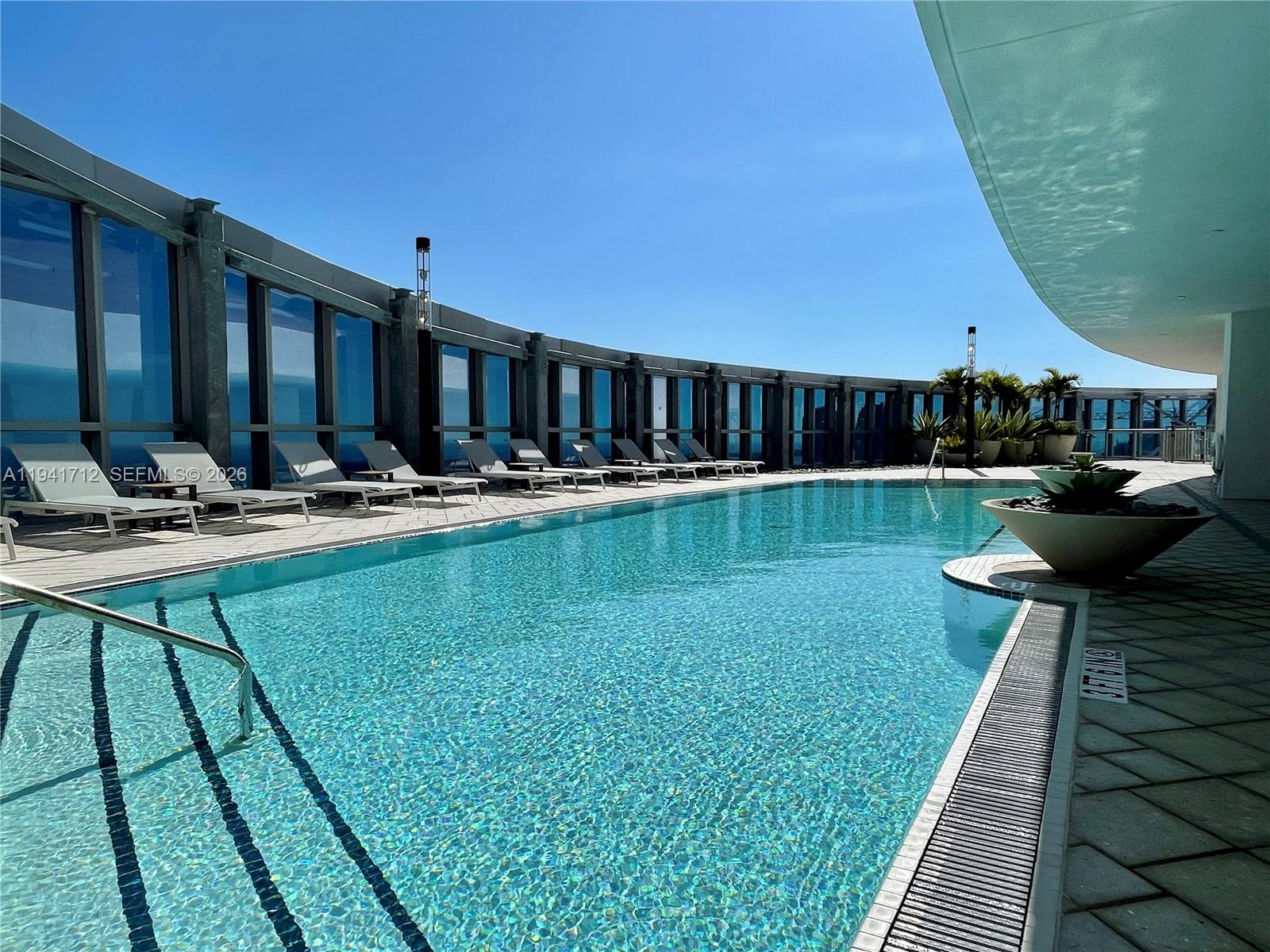 image Paramount Worldcenter28