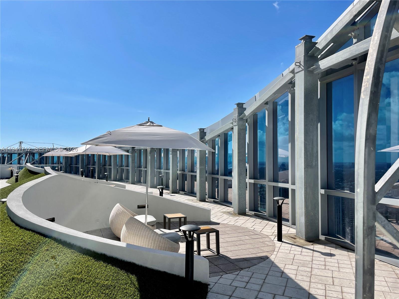 image Paramount Worldcenter29