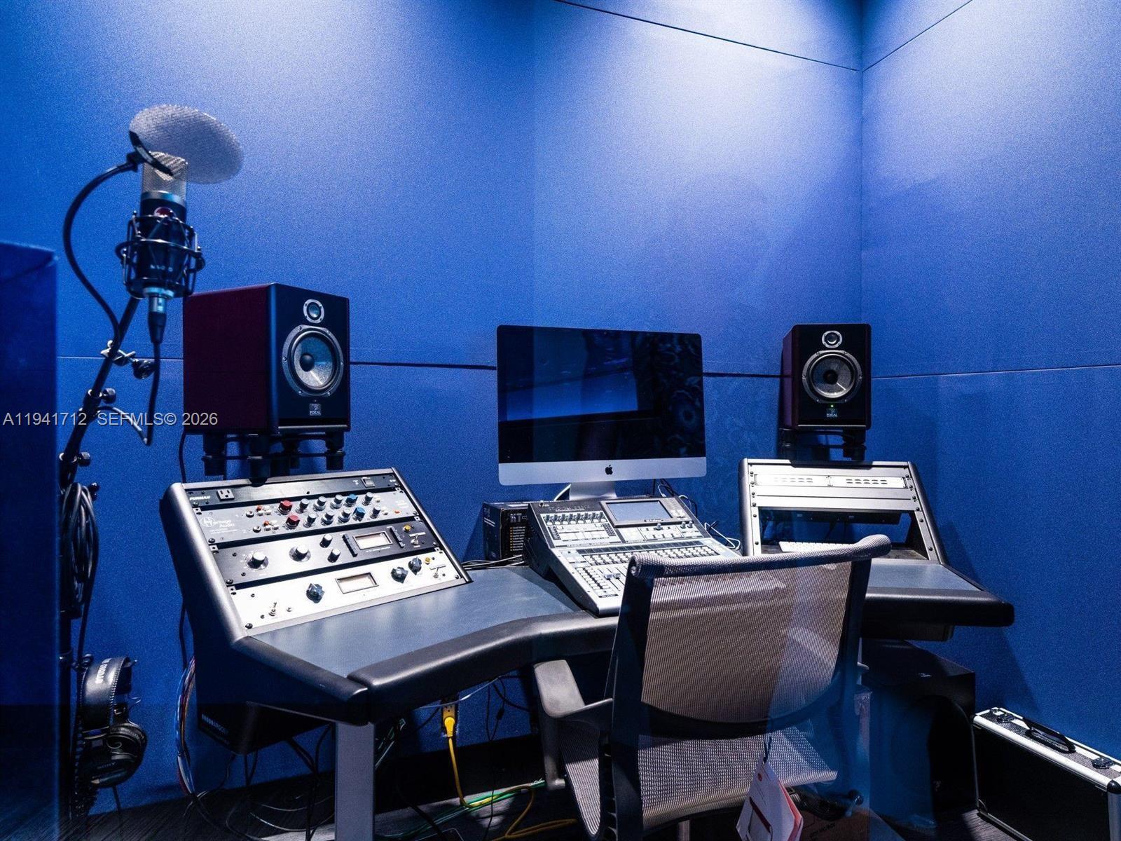 image Paramount Worldcenter36