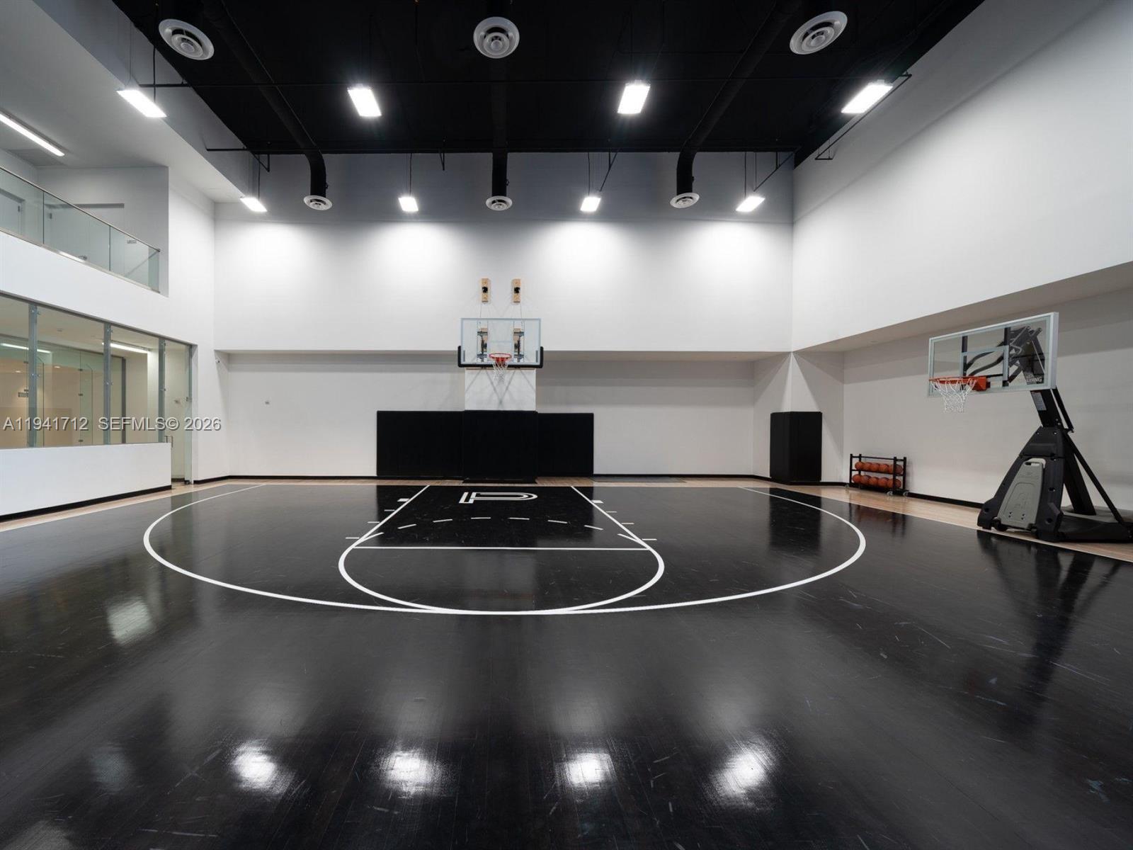 image Paramount Worldcenter45