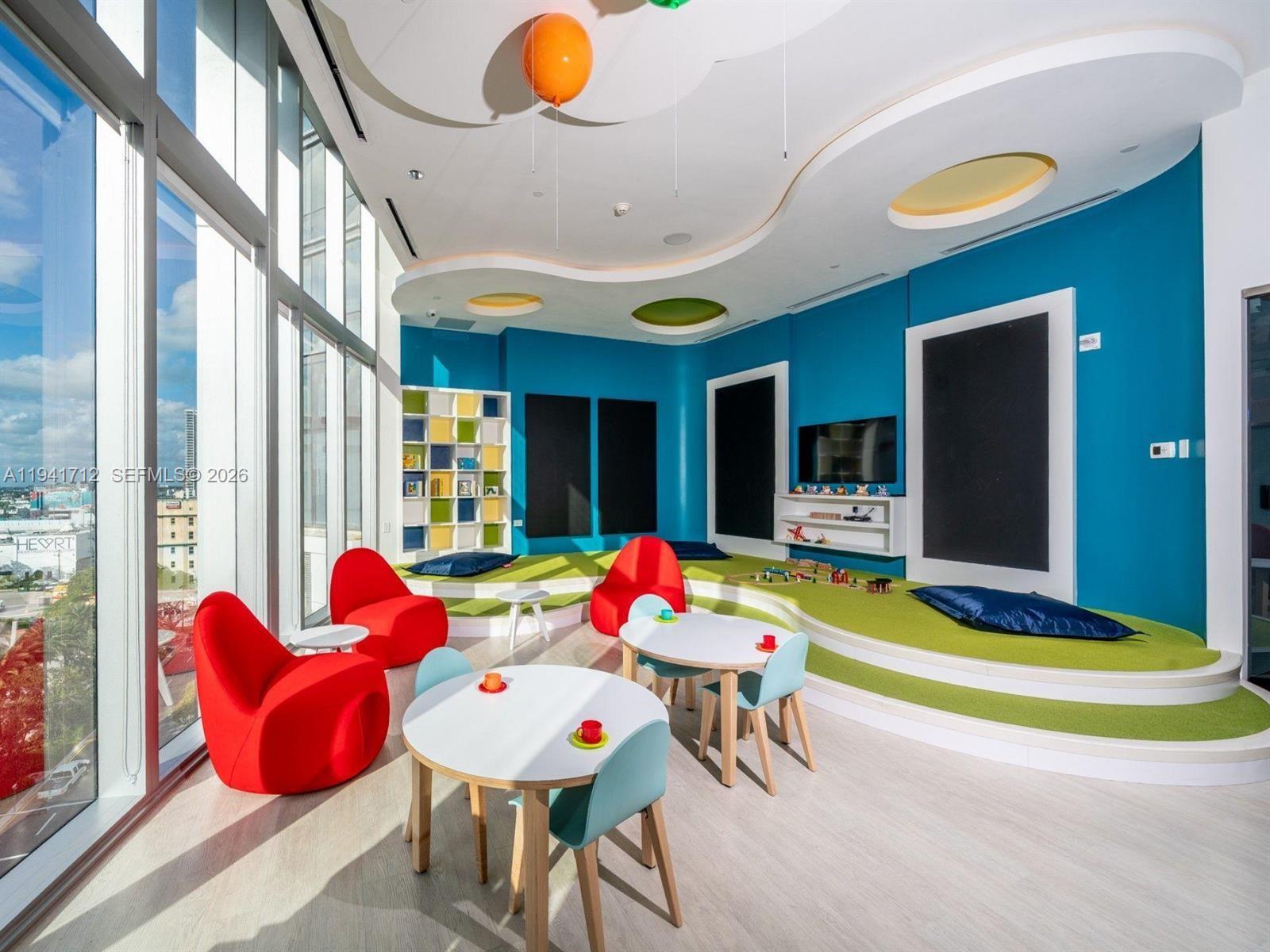 image Paramount Worldcenter48