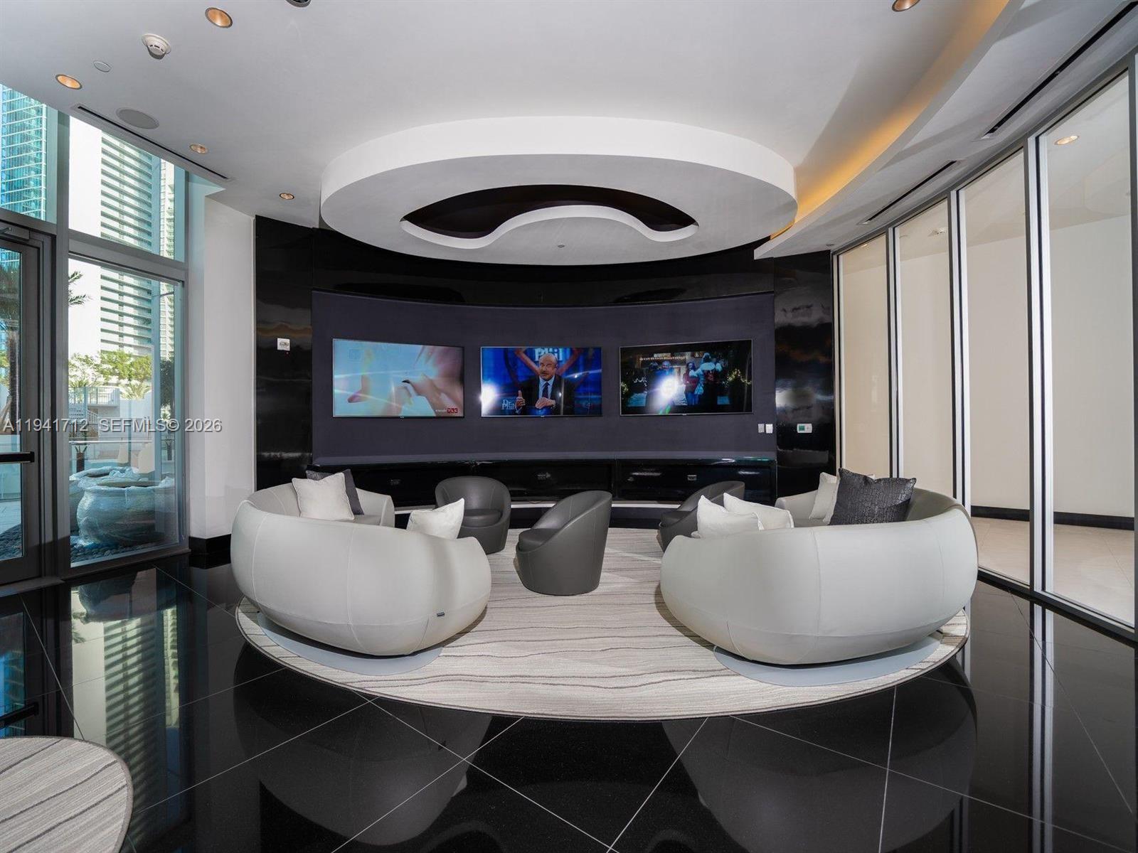 image Paramount Worldcenter50