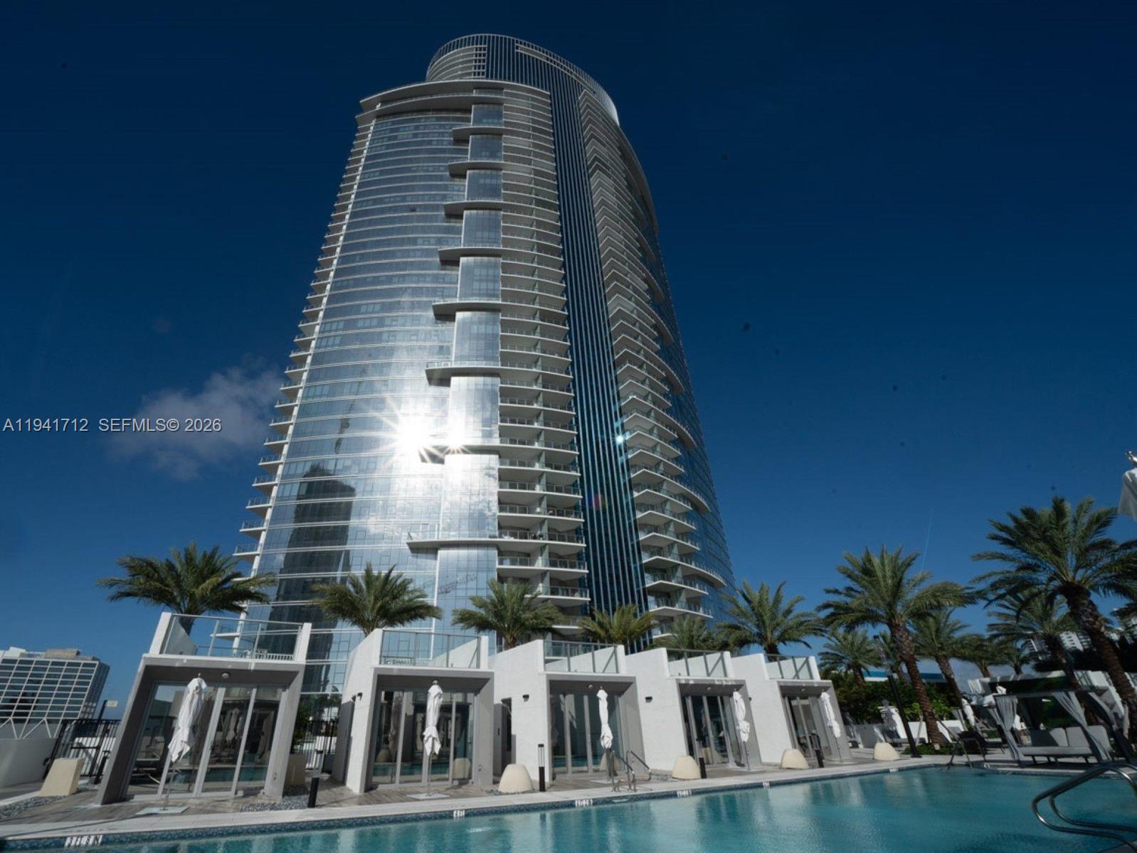 image Paramount Worldcenter56