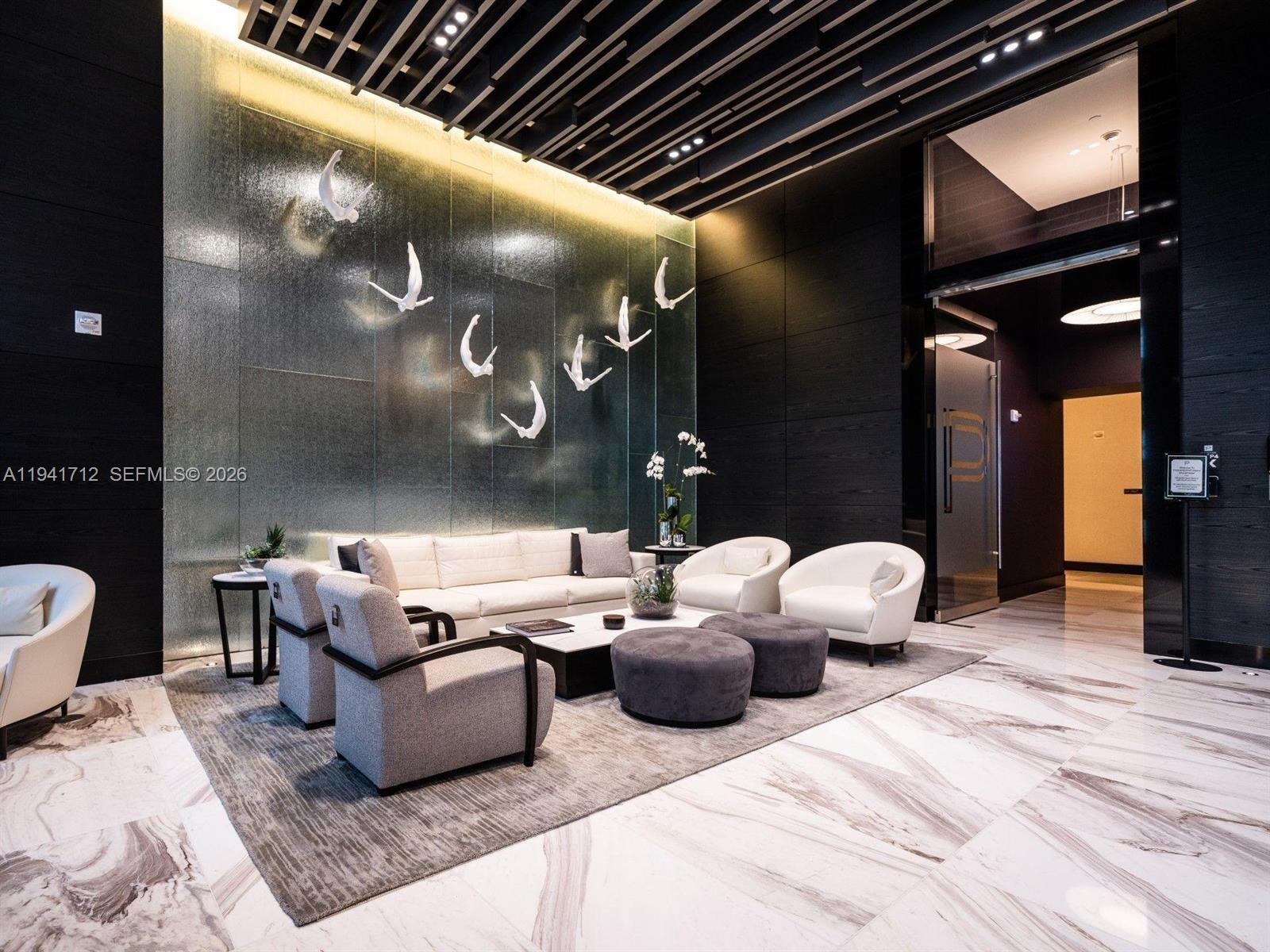 image Paramount Worldcenter60