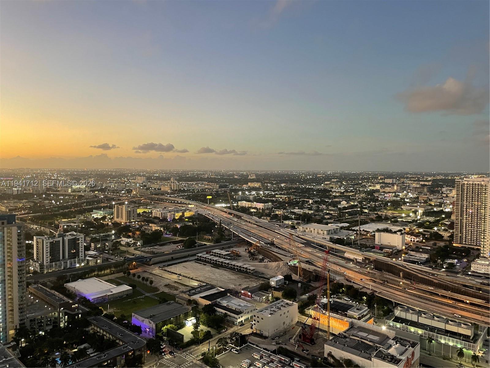 image Paramount Worldcenter64