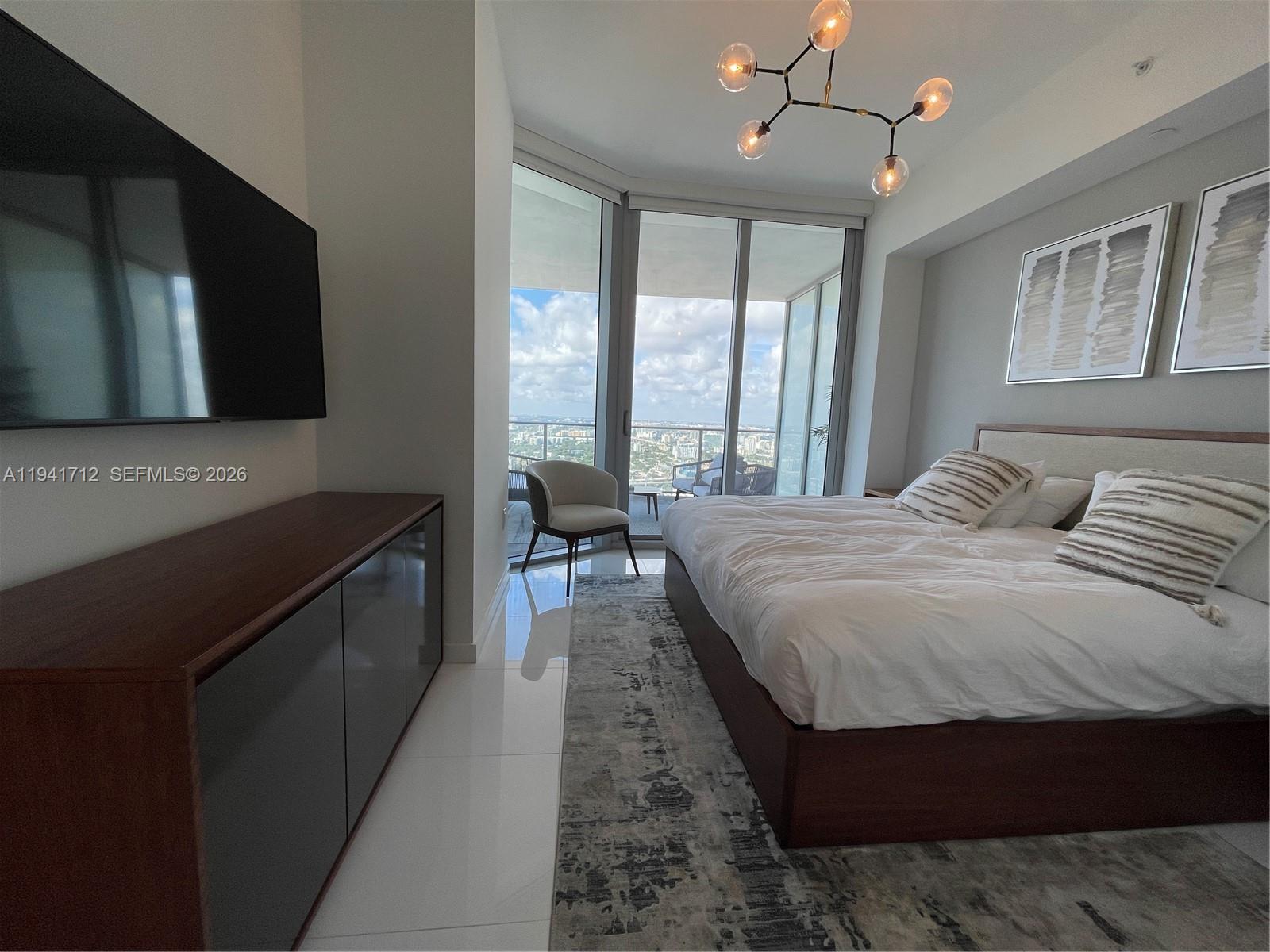 image Paramount Worldcenter8