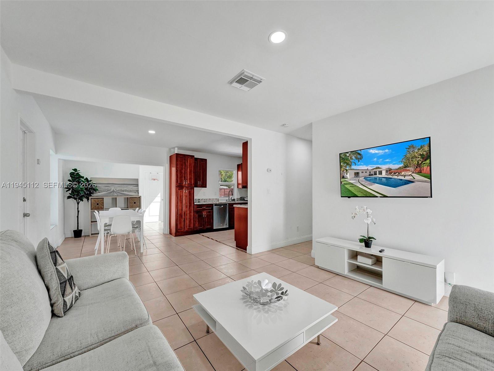 2461 SW 16th Ct Fort Lauderdale, FL 33312