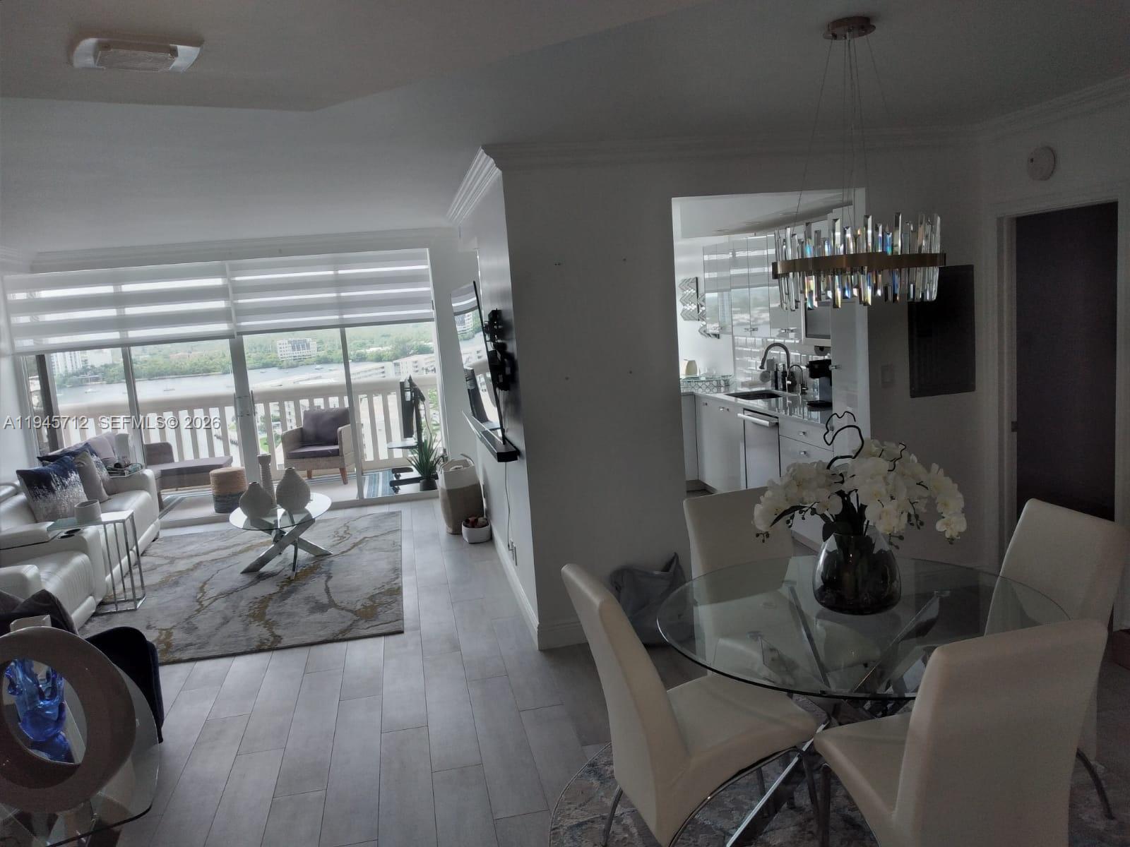 1000 Island Blvd #1611