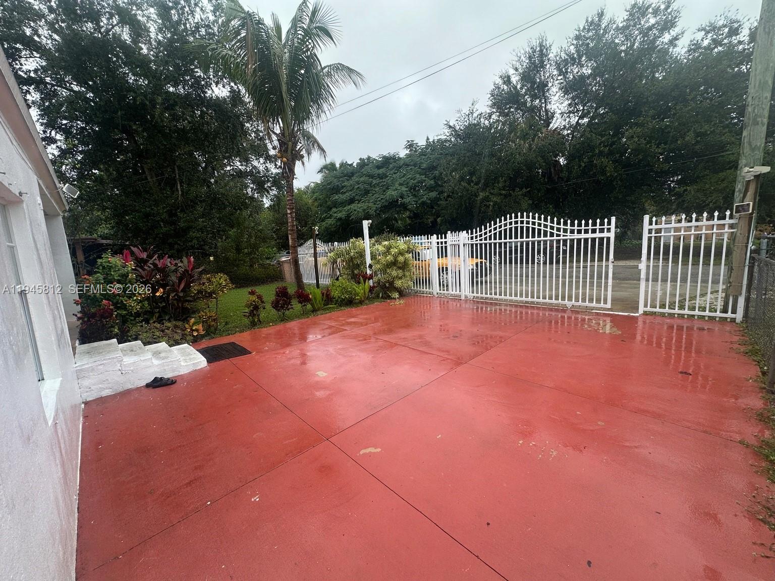 410 NW 98th St Miami, FL 33150