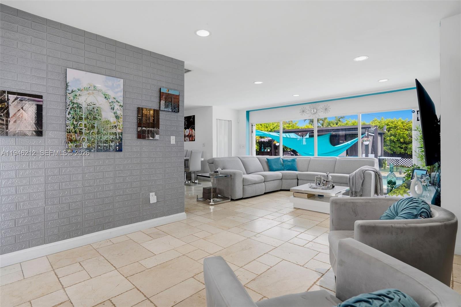 4335 SW 98th Ct Miami, FL 33165